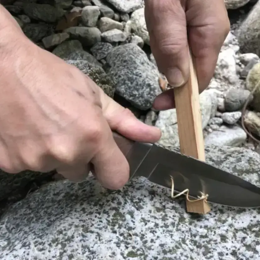 バトニングナイフのおすすめ一覧まとめ！キャンプ時の薪割りに便利！