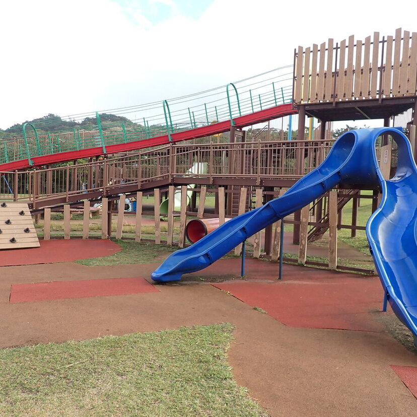 【沖縄】年齢に応じた遊具がたくさん！ファミリーキャンプにおすすめ「中城公園」をレビュー