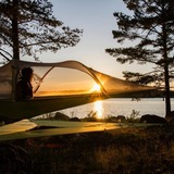 夏キャンプのコットには蚊帳がおすすめ！テントやタープで快適睡眠