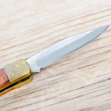 フルタングナイフのおすすめ10選！選び方やバトニングの方法も解説