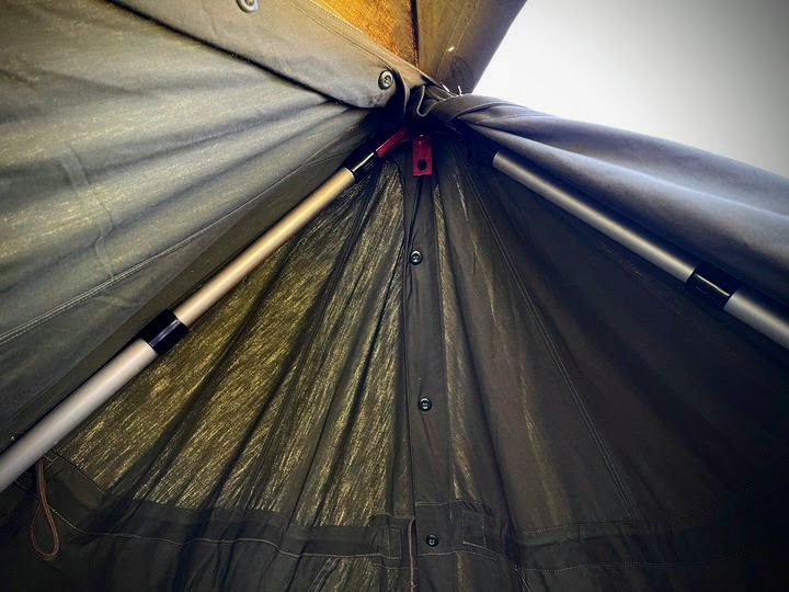テントの天井